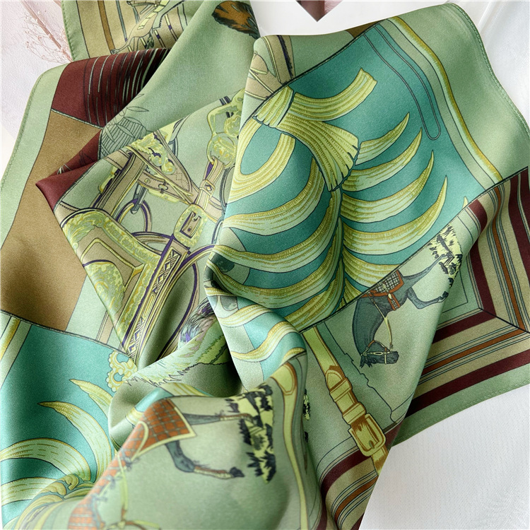 Luxury Bags Green - Pañuelo de Seda Verde de 65CM,