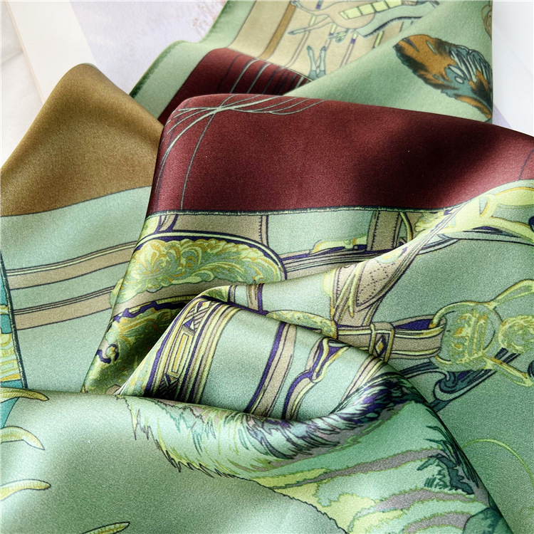 Pañuelo Pequeño de Seda de Mor - Luxury Bags Green reseña y precio