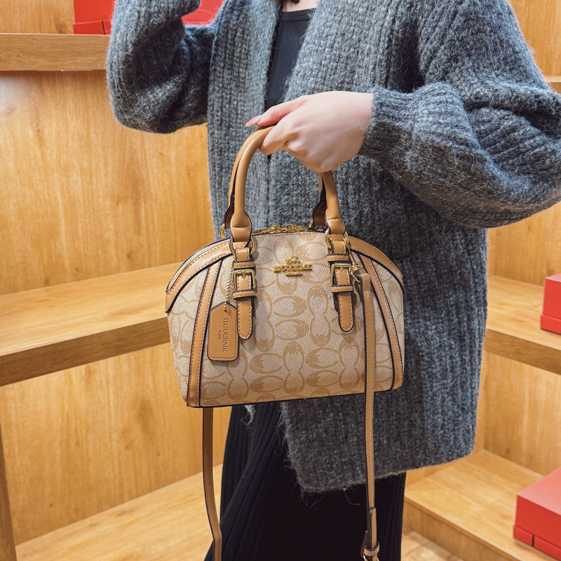 Bolso de Mano con Placa Metáli - Luxury Bags No Logo reseña y precio
